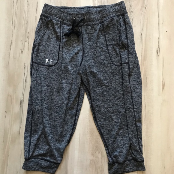 Under Armour Pants - Under armour crop 🌼